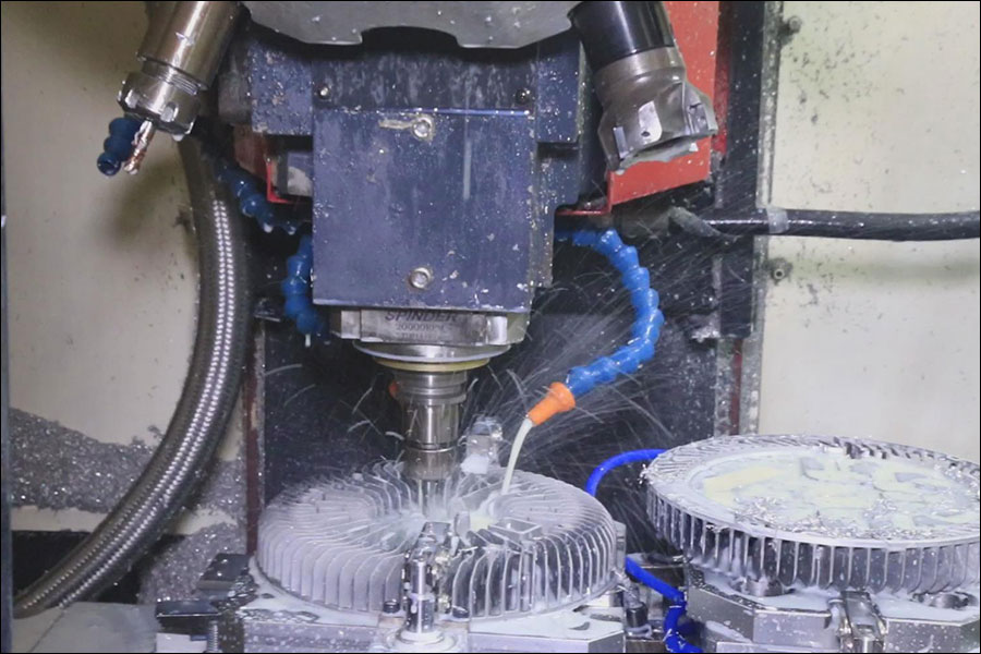 CNC-Bearbeitung von Basisteilen nach dem Druckguss
