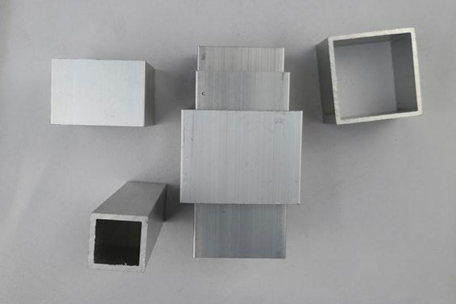 Panliten babagan Struktur lan Kinerja Sub-pigura Rear Aluminium Paduan Casting Tekanan Rendah
