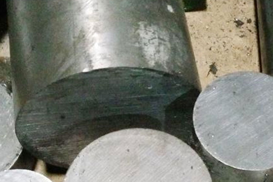 Процес на термичка обработка со челична отпорност на студ при висока отпорност на абење