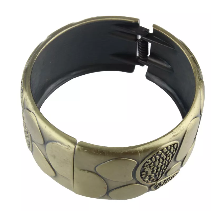 Zinc Alloy Die Cast Belt Buckle Carved Bracelet